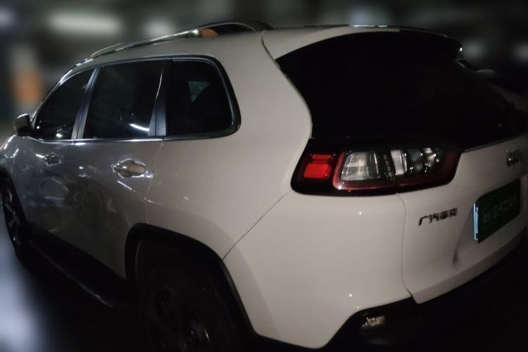 Used Jeep Cherokee 2020 2.0T Two-Wheel Drive Leading Edition
