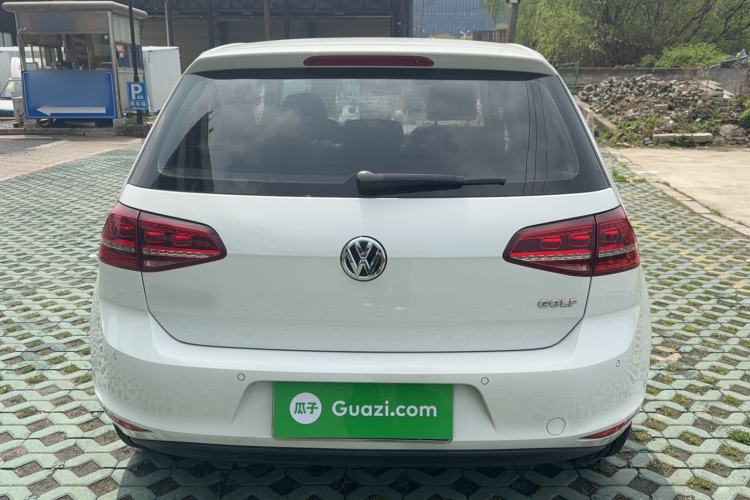 Used Volkswagen Golf 2017 1.6L Automatic Comfort Million-Vehicle Anniversary Edition
