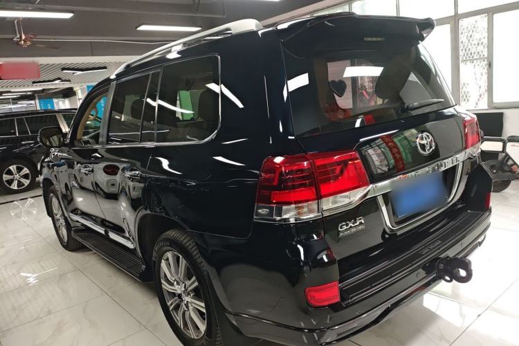 Used Toyota Land Cruiser 2017 4.0 V6 Low-Trim Version—Middle East