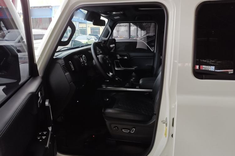 Used 212 T01 2024 2.0T Explorer Left Front Seat