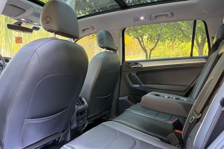 Used Volkswagen Tiguan L 2018 330TSI Automatic Two-Wheel Drive Flagship Edition Interior 4