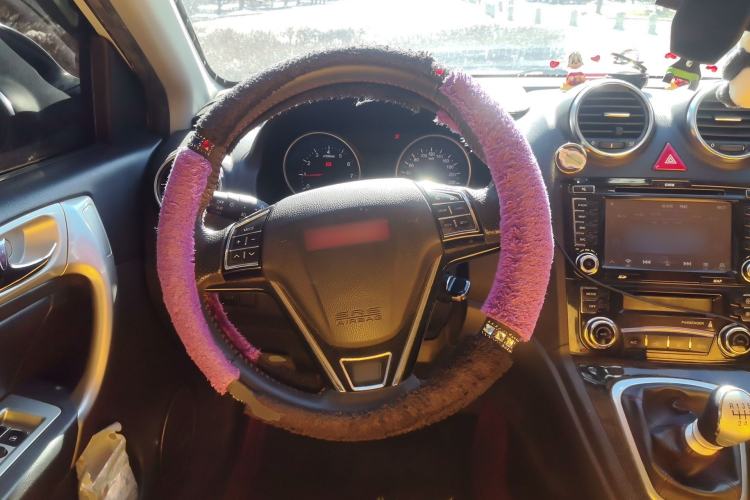 Used Haval H6 2014 Upgraded Model 1.5T Manual Two-Wheel Drive Elite Version Steering Wheel