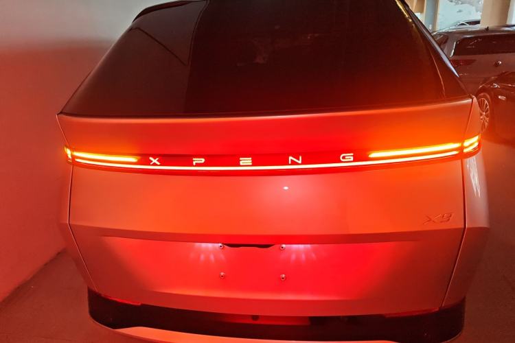 Used XPeng X9 2024 702 Ultra-Long Range Pro