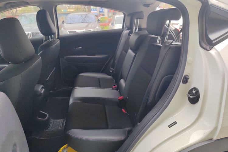 Used Honda Vezel 2022 1.5L CVT Phantom Night Pioneer Edition Left Rear Seat