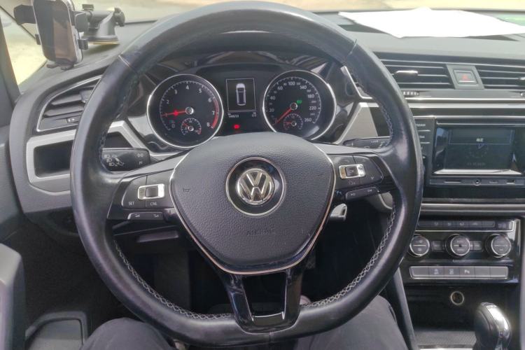 Used Volkswagen Touran 2016 Volkswagen Touran L 280TSI DSG Comfort Edition
