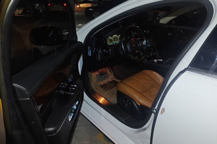 Used Jaguar XJ 2014 XJL 3.0 SC Two-Wheel-Drive Panoramic Business Edition
