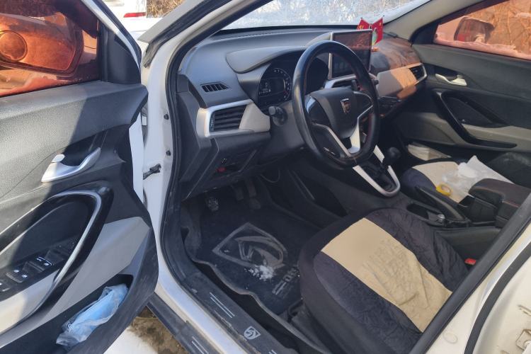 Used Baojun 510 2017 1.5L manual Comfort trim