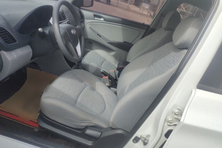 Used Hyundai Verna (older generation) 2014 1.4L Automatic Smart GLS Left Front Seat