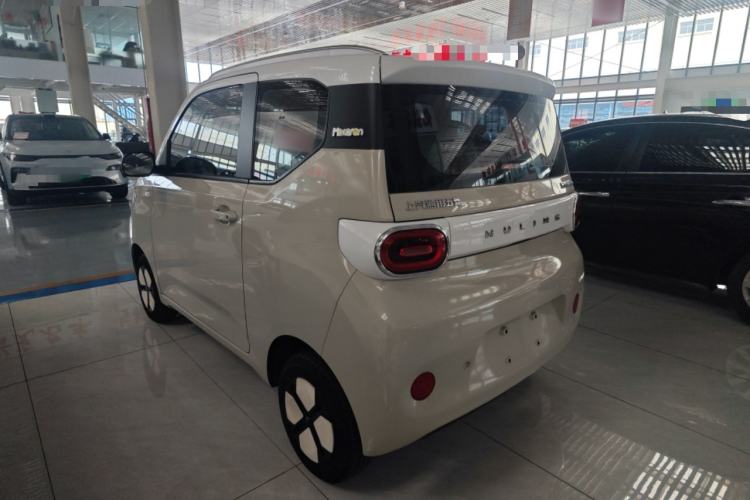 Used Wuling Hongguang MINIEV 2024 3rd Generation 215km Advanced Version Exterior 2