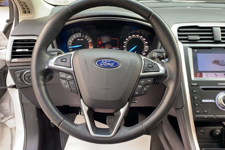 Used Ford Mondeo 2018 EcoBoost 200 Stylish Model Steering Wheel