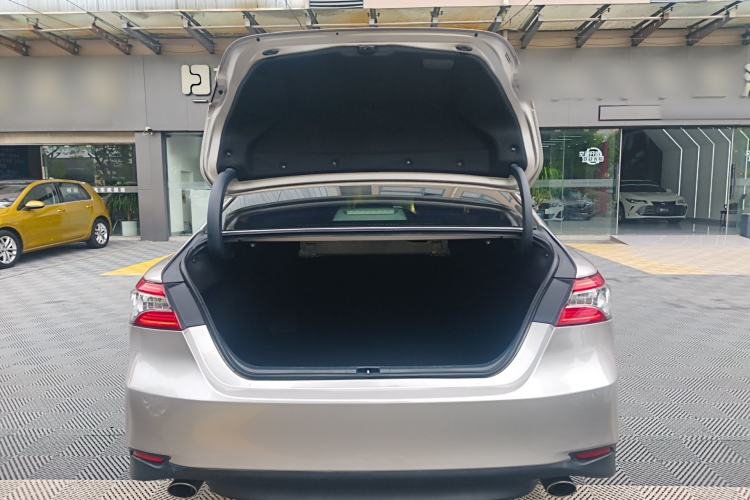 Used Toyota Camry 2019 Revised Version 2.0G Luxury Edition
