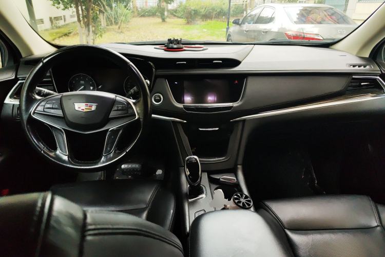 Used Cadillac XT5 2018 25T Luxury Model