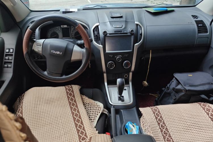 Used Isuzu mu-X 2015 2.5T Two-Wheel Drive Automatic Comfort Touring Model 7 Seats