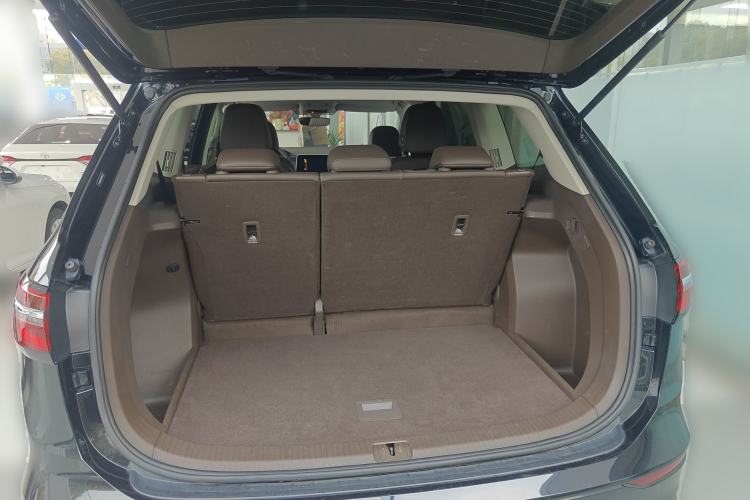 Used Volkswagen Viloran 2024 330TSI Business Edition Trunk