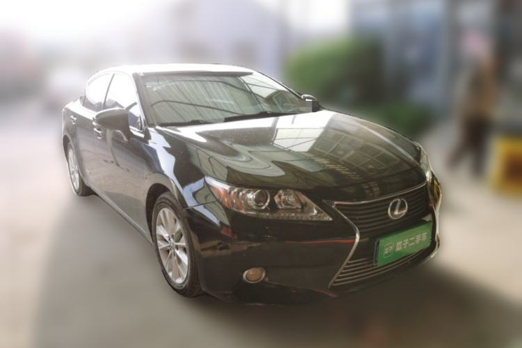 Used Lexus ES 2013 300h Elite Edition