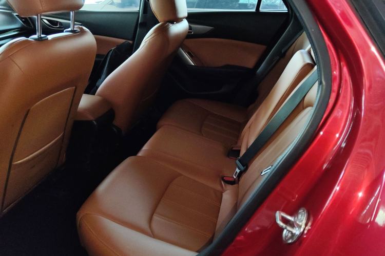 Used Mazda CX-4 2018 2.0L Automatic Two-Wheel Drive Blue Sky Dynamic Version China VI Standard Left Rear Seat