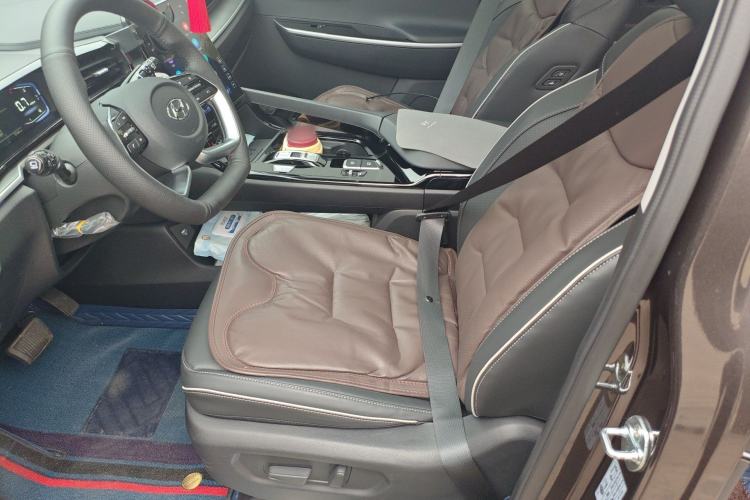 Used Hyundai Custo 2024 380TGDi LUX Premium Smart & Luxurious Edition Left Front Seat