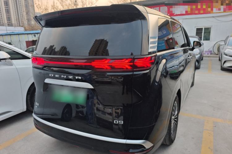 Used Denza D9 2022 DM-i 945 Luxury Model
