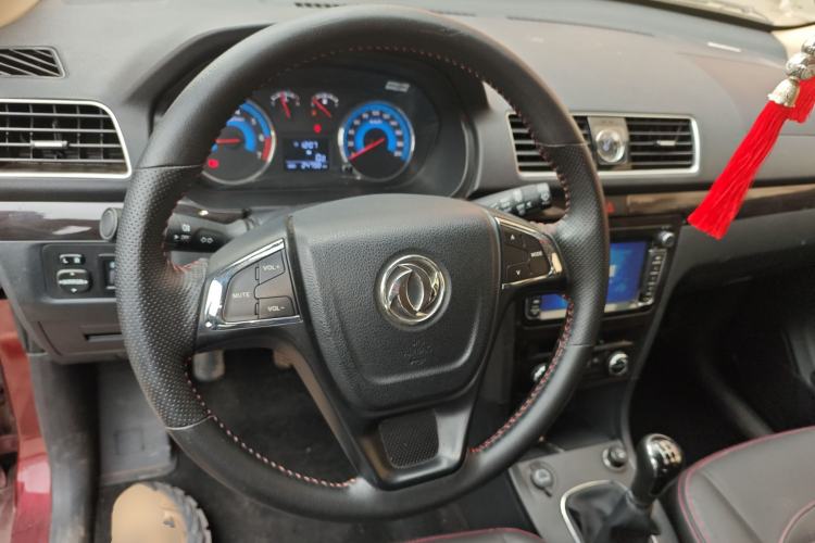 Used Dongfeng Fengon 370 2016 1.5L Manual Luxury Version SFG15-05 7 Seats