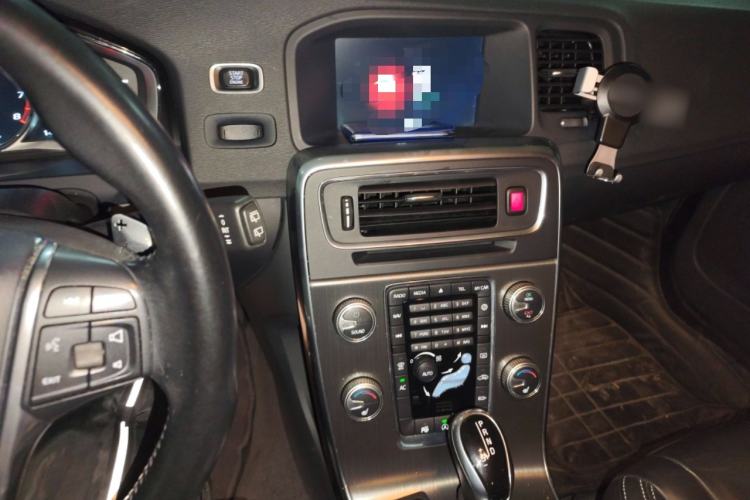 Used Volvo V60 2014 Restyled T5 Zhiya Edition
