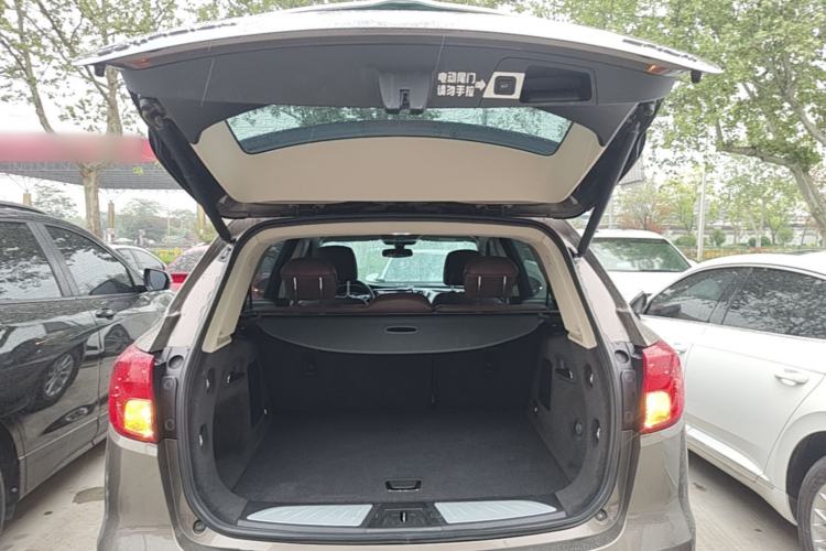 Used Buick Envision 2017 20T Two-Wheel Drive Luxury Model Trunk