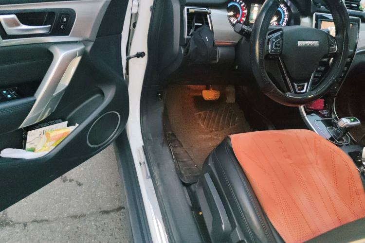 Used Haval H2 2018 Red-Label 1.5T Dual-Clutch Two-Wheel-Drive Luxury Model