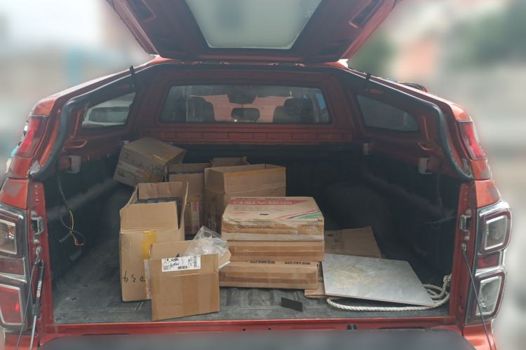 Used Isuzu D-MAX 2023 1.9T Automatic All-Wheel Drive V-CROSS Comfort Edition Trunk