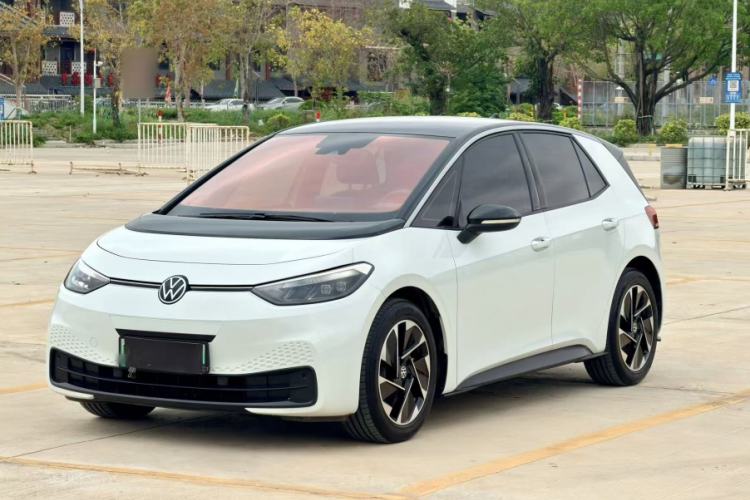 Used Volkswagen ID.3 2024 Pure & Smart Edition Front Left 45 Deg