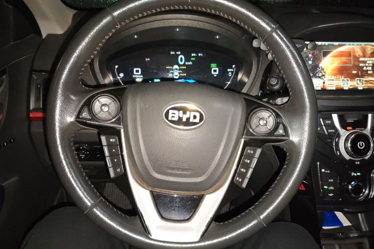 Used BYD Qin New Energy 2014 1.5T Flagship Model
