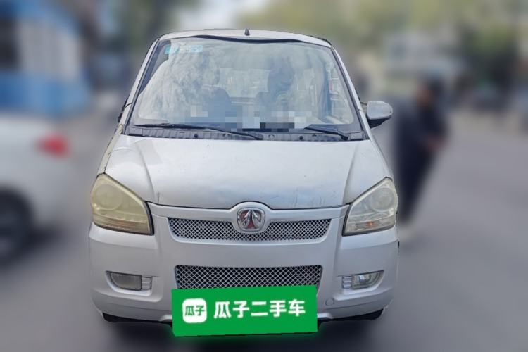 Used BAIC Weiwang 306 2011 1.3L base model 7 seats Front