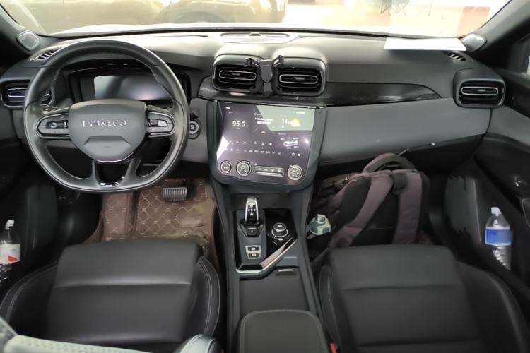 Used Lynk & Co 03 2022 2.0TD DCT JingPro Center Console