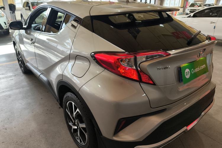 Used Toyota C-HR 2018 2.0L Leading with Sunroof China VI Standard
