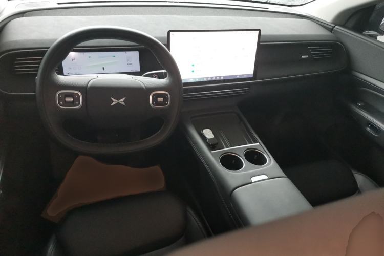 Used XPeng G6 2023 580 Long-Range Pro Center Console
