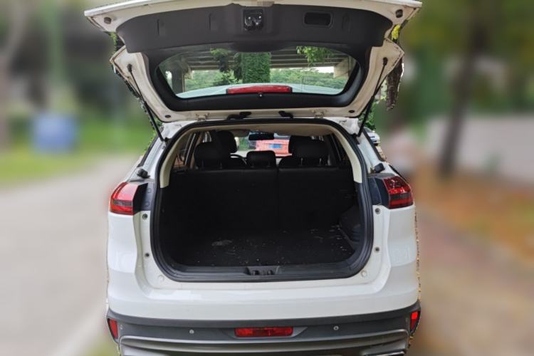 Used Geely Auto Emgrand X7 Sport 2018 1.8TD Automatic Two-Wheel Drive Zhiya Model Trunk