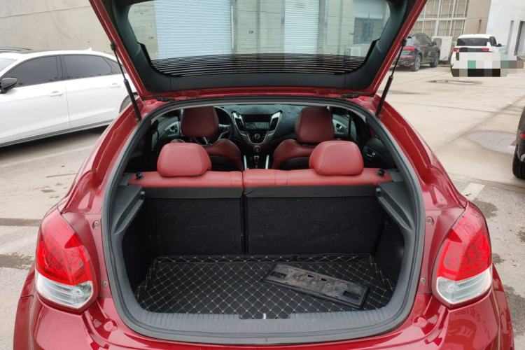 Used Hyundai Veloster 2011 1.6L Automatic Flagship Edition Trunk