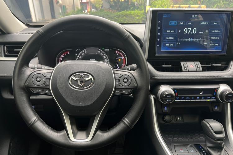 Used Toyota RAV4 2020 2.0L CVT 4x4 Trend Edition Interior 8