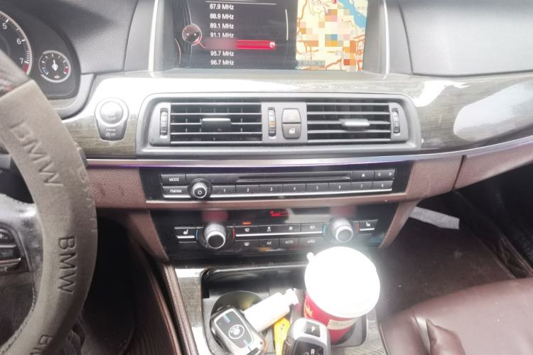 Used BMW 5 Series 2017 525Li Luxury Design Package Audio And AC Panel