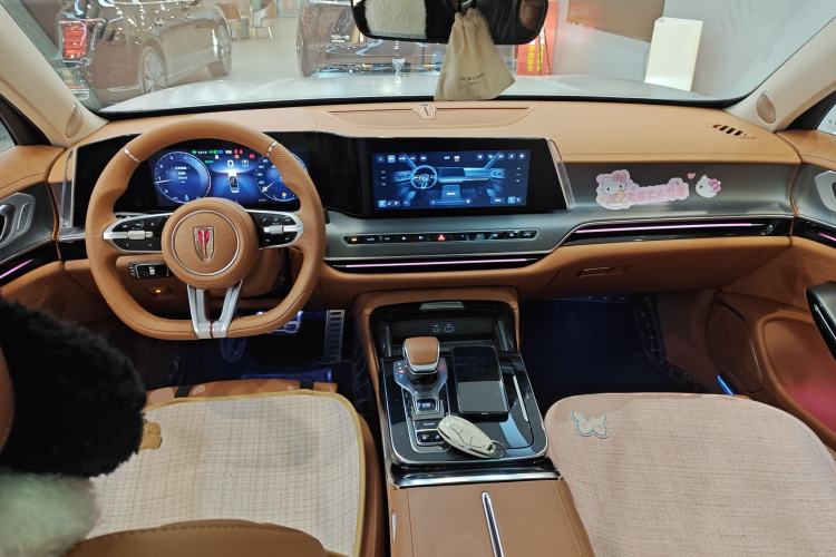 Used Hongqi H9 2024 2.0T Qixiang Private Style Edition Center Console