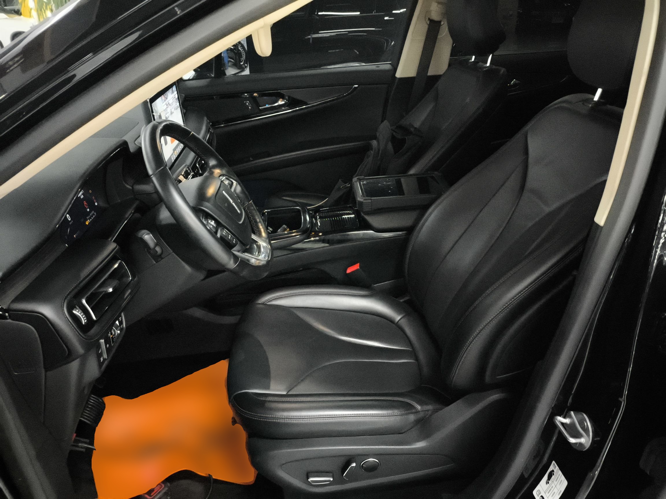 Переднее сиденье в автомобиле