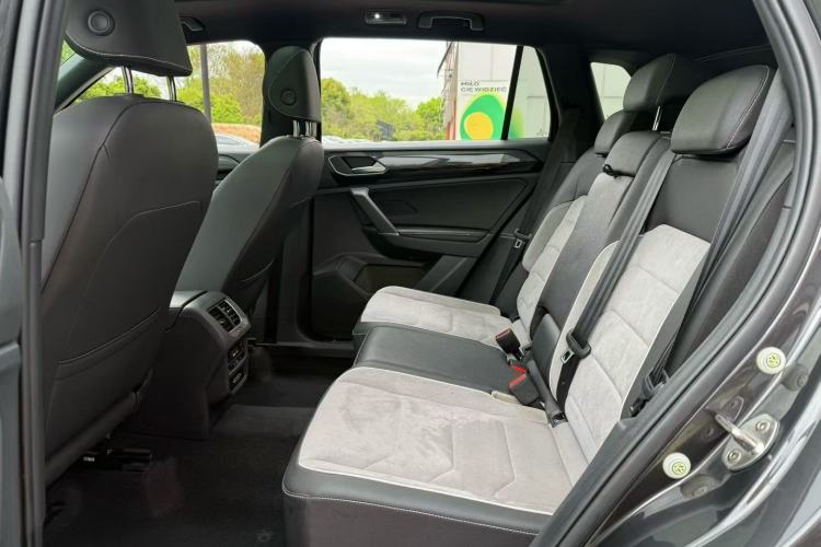 Used Volkswagen Tayron 2020 380TSI All-Wheel Drive R-Line Connected Version Interior 4