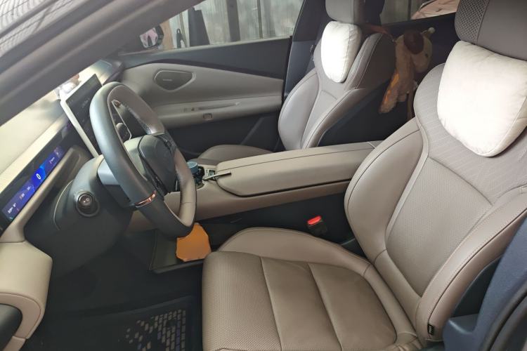 Used Lynk & Co Z10 2025 95 kWh 766 km Range Rear-Wheel Drive Max