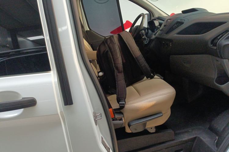 Used Ford Transit 2017 2.0T Diesel Multi-Purpose Commercial Vehicle Short Wheelbase Low Roof China V Standard
