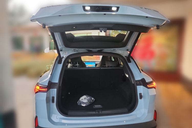 Used JETOUR Shanhai L6 2024 1.5TD DHT MAX Trunk