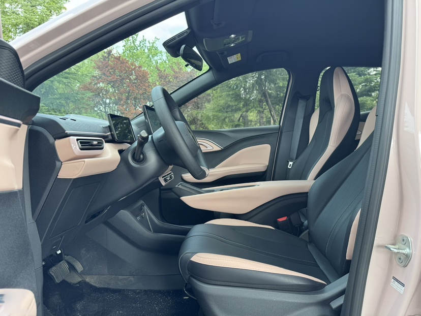Vordere Reihe im Auto
