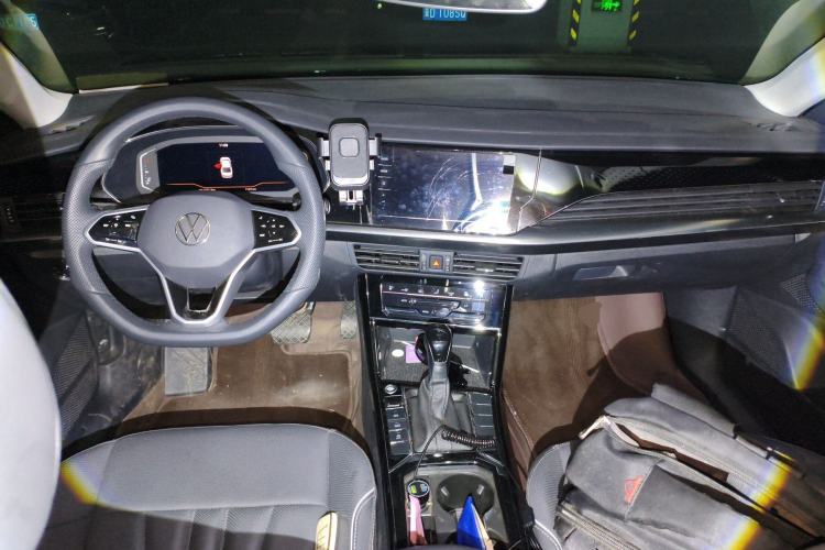 Used Volkswagen Passat 2024 330TSI Elite Edition Center Console