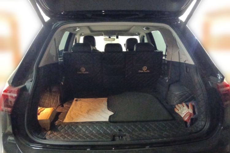 Used Volkswagen Tiguan L 2024 380TSI Automatic All-Wheel Drive R-Line Enhanced 7-Seater