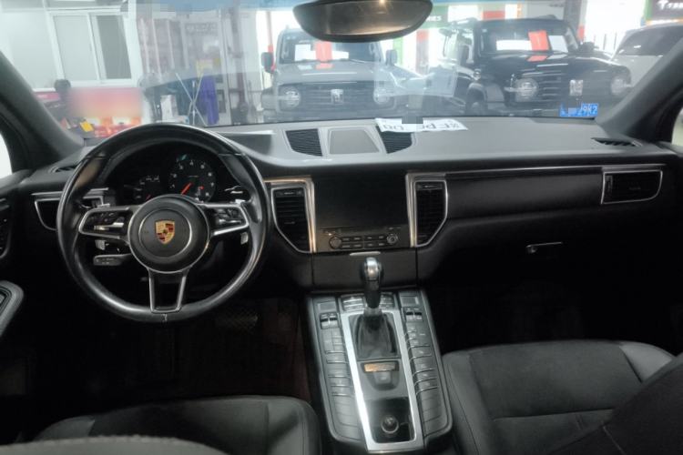 Used Porsche Macan 2017 Macan 2.0T Center Console