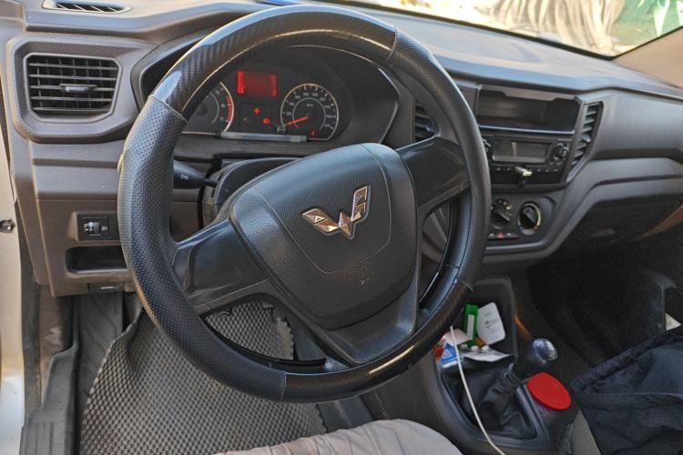 Used Wuling Hongguang V 2019 1.5L Jingqu Version China VI LAR Steering Wheel