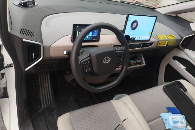 Used CHANGAN KUAYUE Starlight EV 2025 Model 3-Passenger Van, 350 km, Luxury Edition Center Console