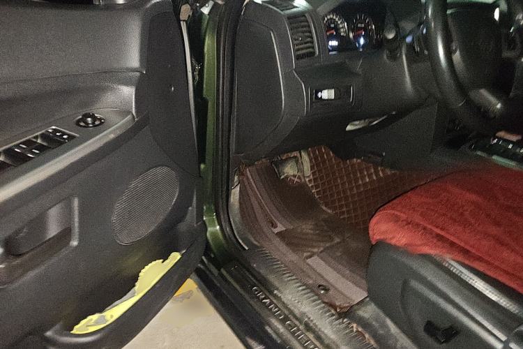 Used Jeep Grand Cherokee 2008 3.7L Driver Seat